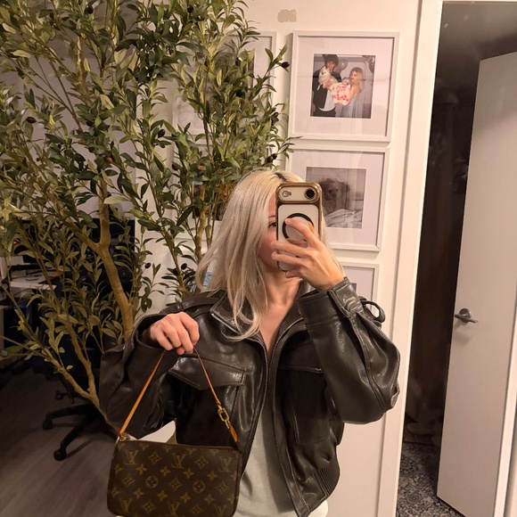 Louis Vuitton Bag Pochette - Picture 5 of 6